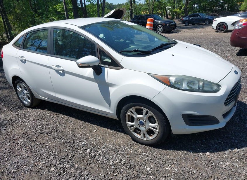 2015 Ford Fiesta 1.6L photo