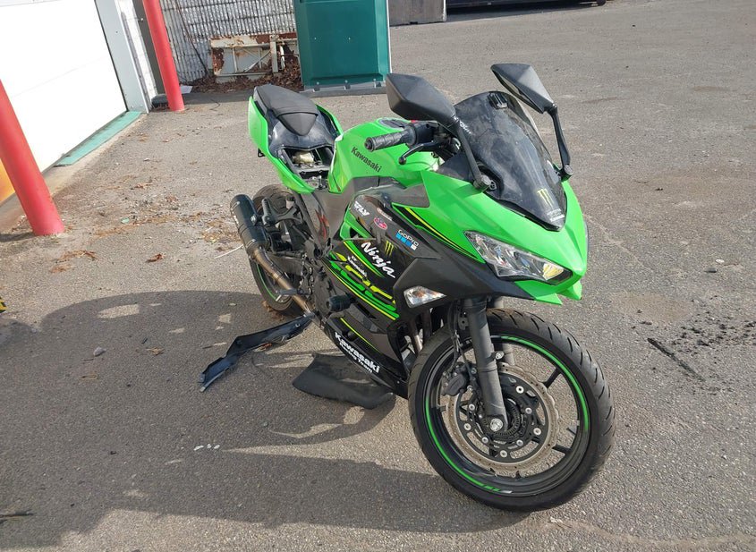 2018 Kawasaki Ex400 2 photo