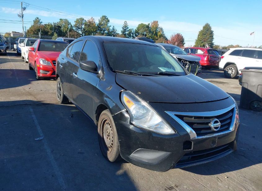 2019 NISSAN VERSA 1.6 SV photo