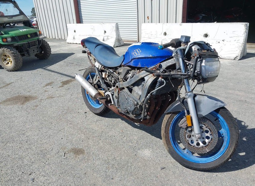 1989 Suzuki Gsx600 4 photo