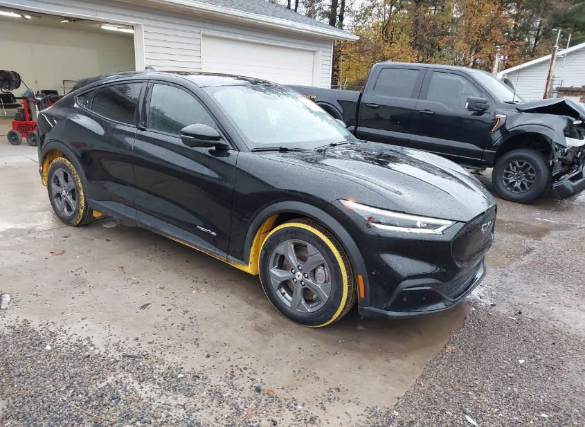 2023 FORD MUSTANG MACH-E SELECT photo
