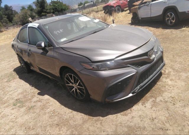 2021 TOYOTA CAMRY (VIN: 4T1G11AK2MU456724)
