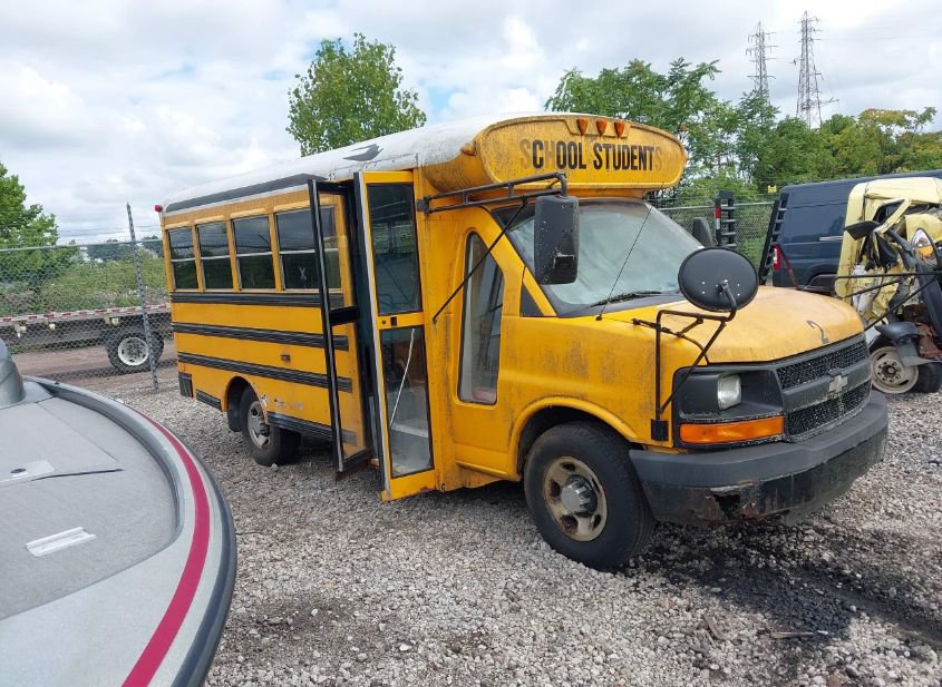 2003 CHEVROLET EXPRESS CUTAWAY photo