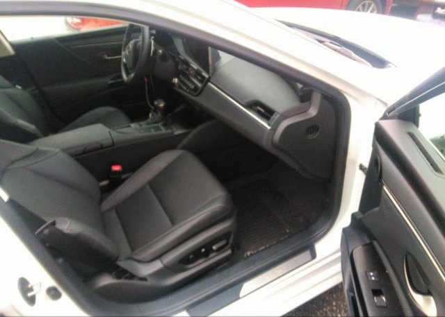 2022 LEXUS ES(VIN: 58ADZ1B12NU117814