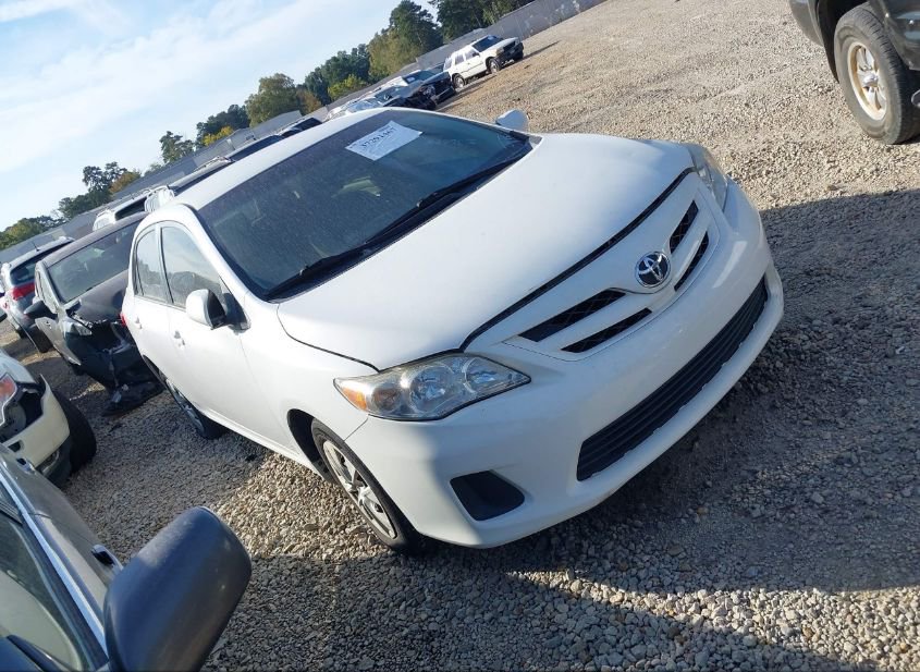 2011 TOYOTA COROLLA LE photo