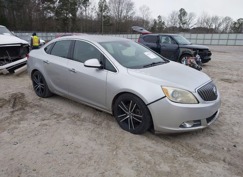 2013 BUICK VERANO photo