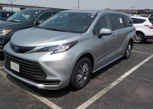 2022 TOYOTA SIENNA (VIN: 5TDKRKEC9NS117447)