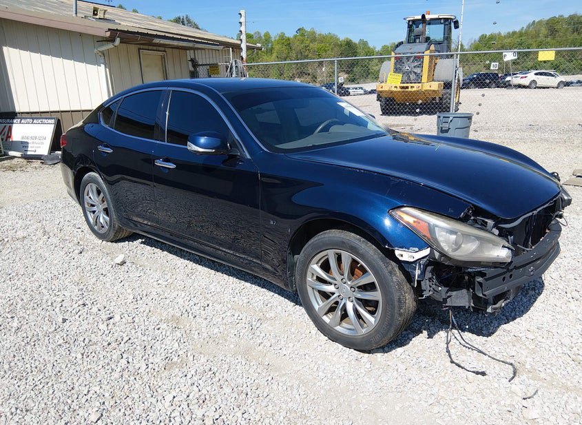 2015 Infiniti Q70 3.7L photo