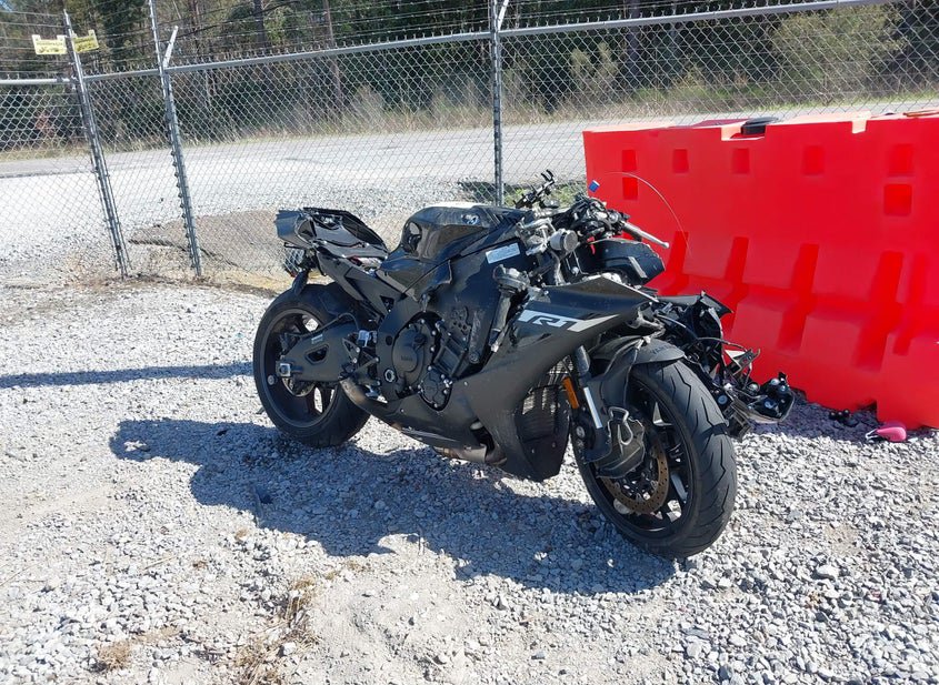 2024 Yamaha Yzfr1 4 photo