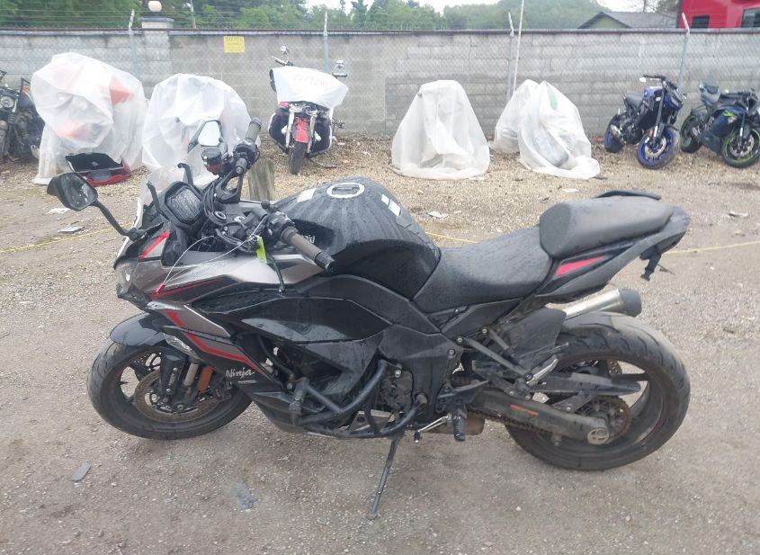 Salvage 2024 KAWASAKI ZX1002 K for Sale in NEW PHILADELPHIA
