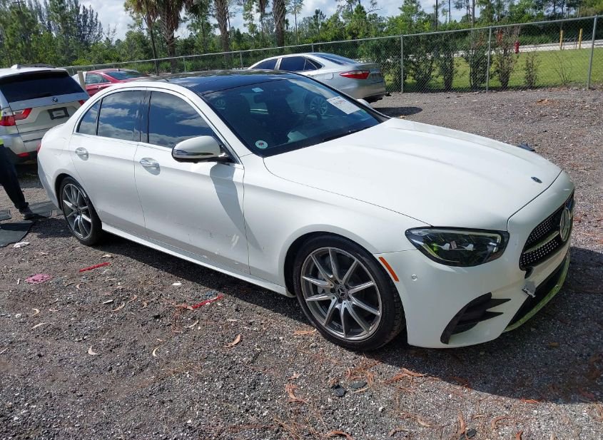 2022 MERCEDES-BENZ E 350 photo