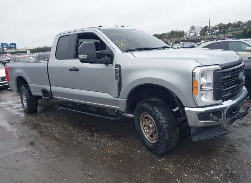 2023 FORD F-250 XL photo