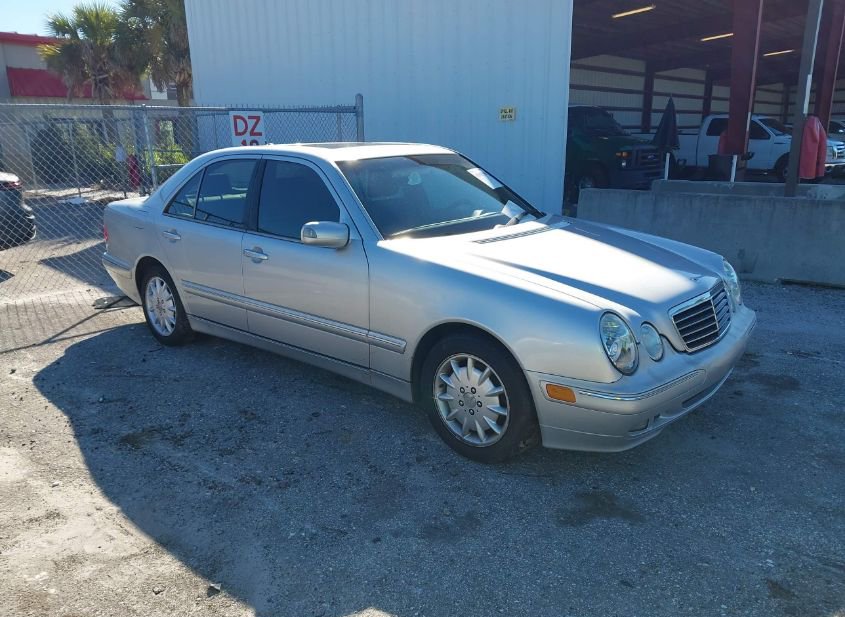 2000 MERCEDES-BENZ E 320 photo
