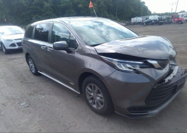 2021 TOYOTA SIENNA (VIN: 5TDKSKFCXMS004916)