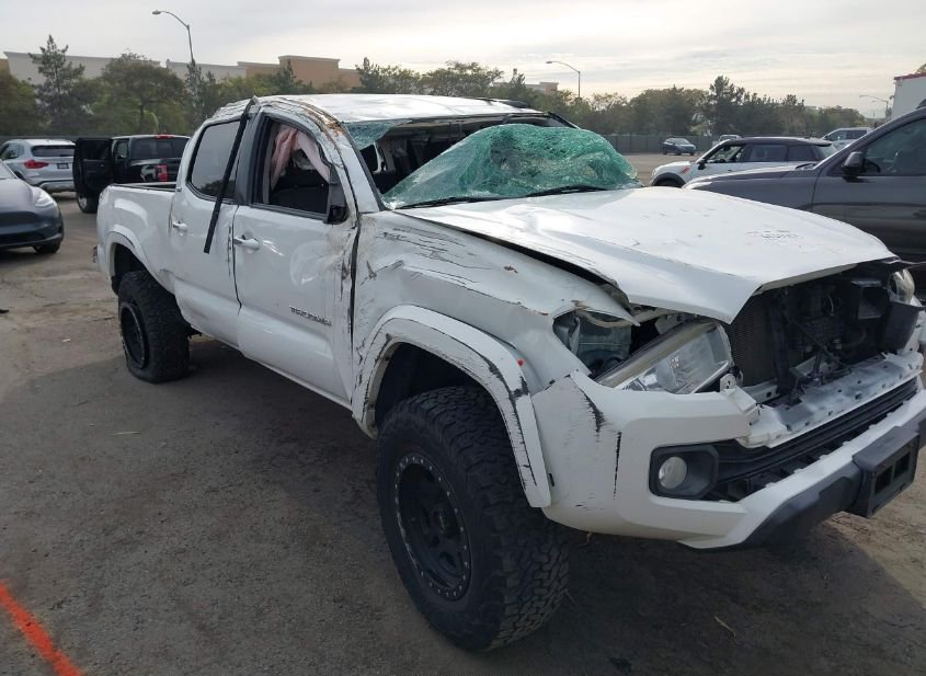 2018 TOYOTA TACOMA SR5 photo