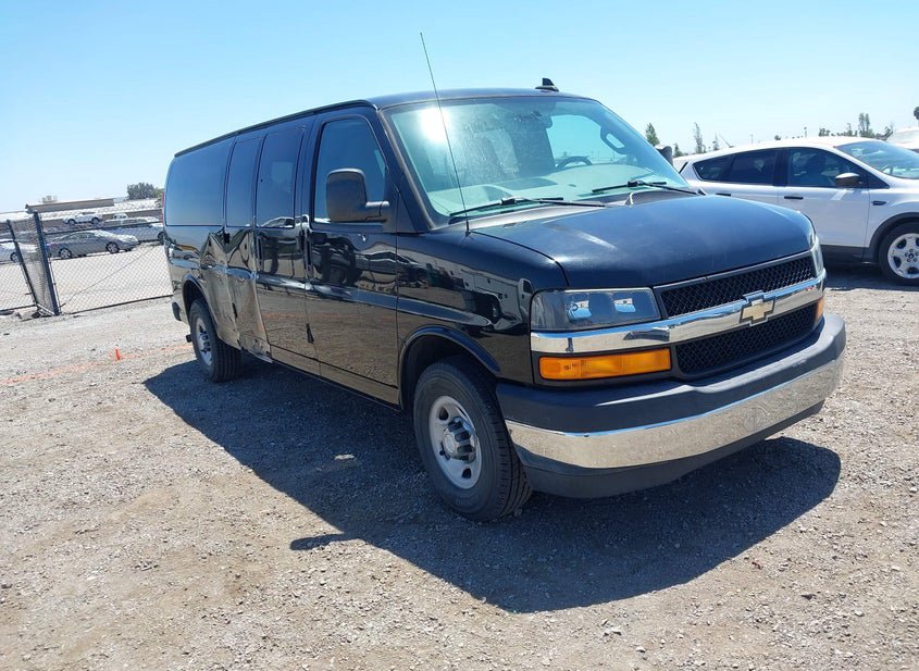 2017 Chevrolet Express 3500 4.8L photo