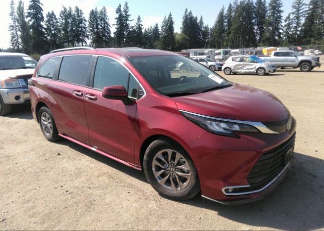 2023 TOYOTA SIENNA (VIN: 5TDYRKEC6PS157952)