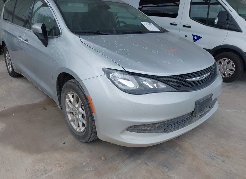 2023 CHRYSLER VOYAGER LX photo