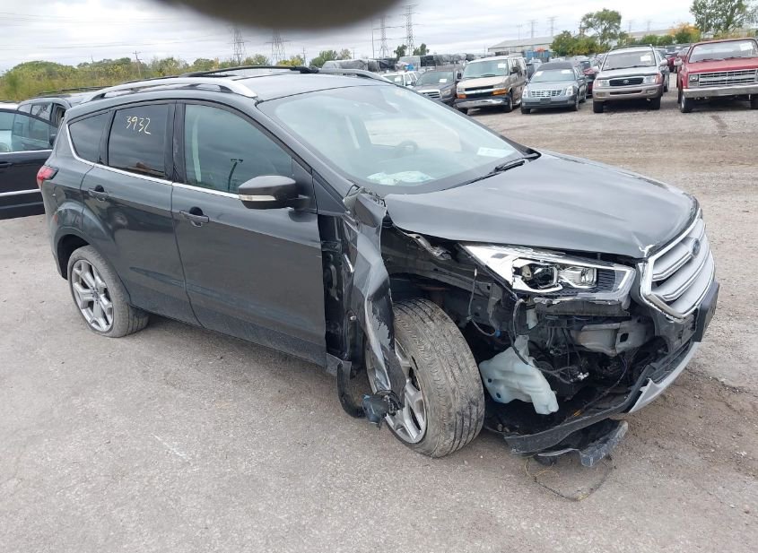 2019 FORD ESCAPE TITANIUM photo