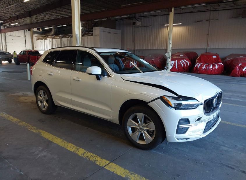2022 VOLVO XC60 B5 MOMENTUM photo