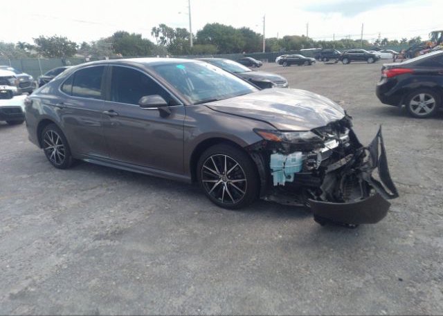 2022 TOYOTA CAMRY (VIN: 4T1G11AK5NU671449)