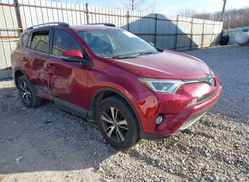2018 TOYOTA RAV4 XLE photo