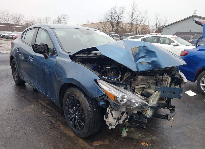 2018 MAZDA MAZDA3 SPORT photo