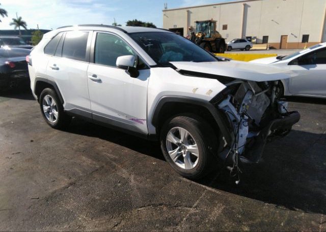 2021 TOYOTA RAV4 (VIN: 2T3W1RFV6MW113869)