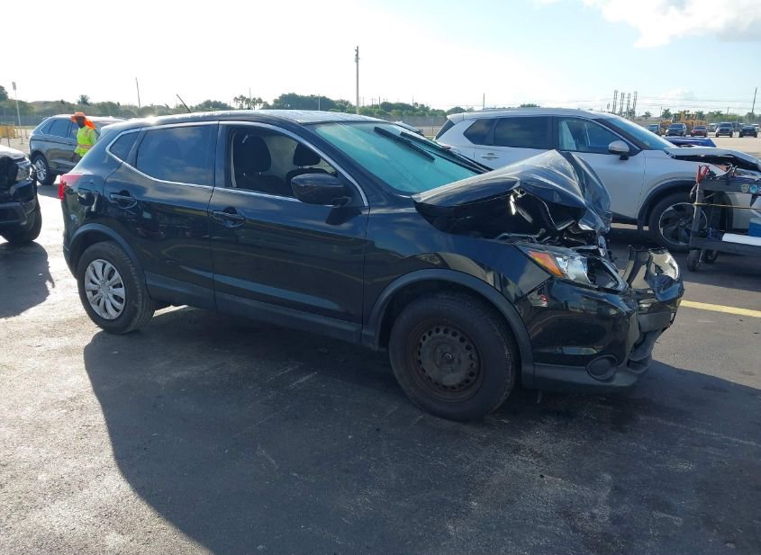 2019 NISSAN ROGUE SPORT S photo