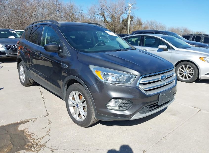 2018 FORD ESCAPE SE photo