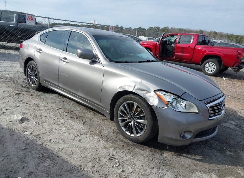 2011 INFINITI M37 photo