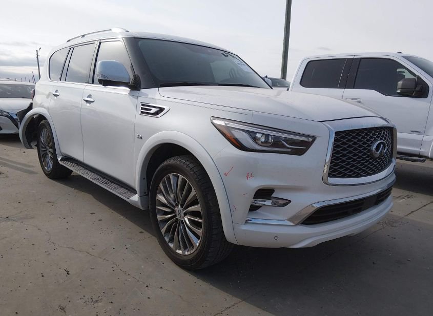 2018 INFINITI QX80 photo