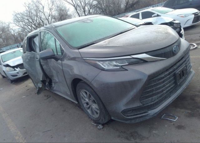 2021 TOYOTA SIENNA (VIN: 5TDKRKECXMS015606)