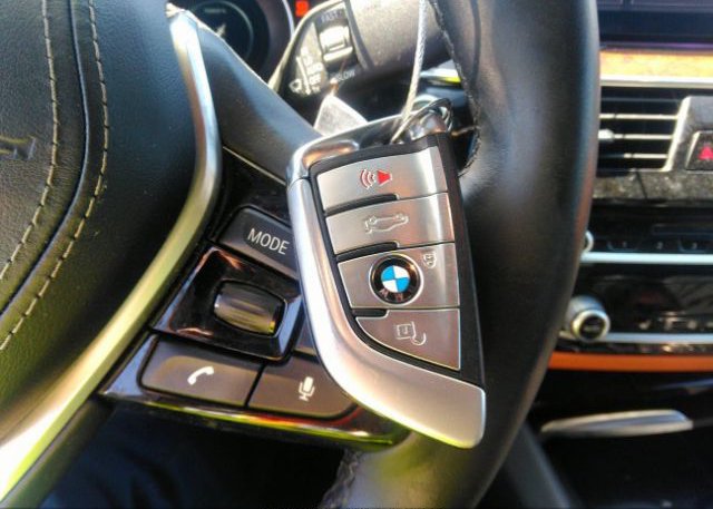 2019 BMW 5 SERIES VIN: WBAJA9C52KB253967