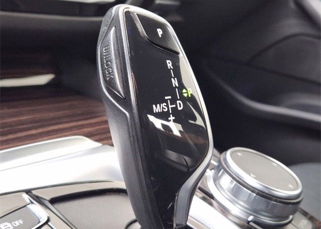 2020 BMW 5 SERIES VIN: WBAJR7C08LCD11807