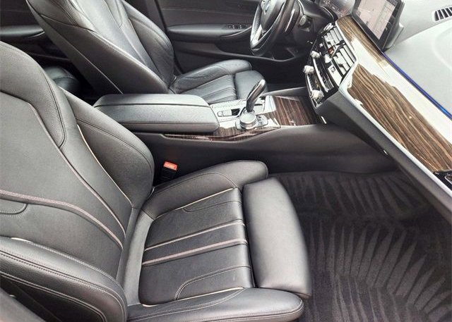 2020 BMW 5 SERIES VIN: WBAJR7C08LCD11807