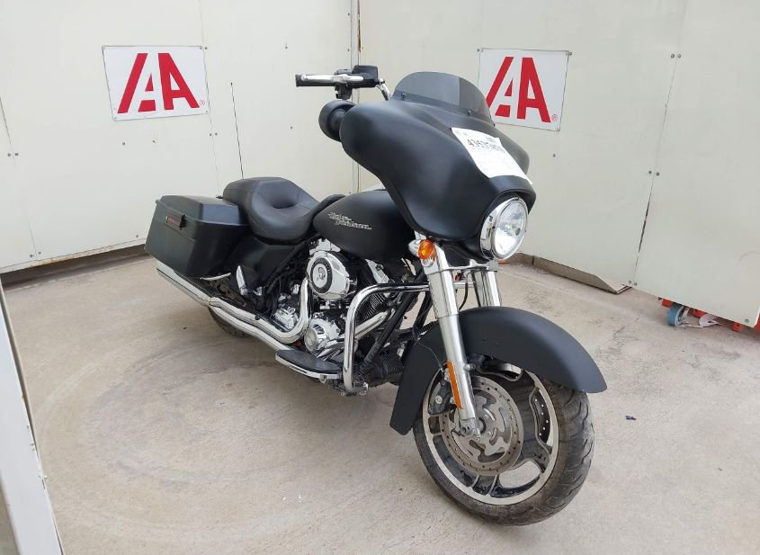 2011 HARLEY-DAVIDSON FLHX photo