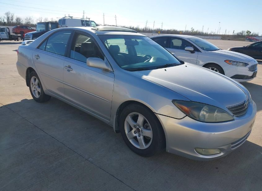 2002 TOYOTA CAMRY SE V6 photo