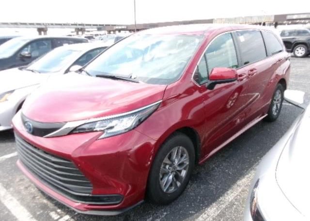 2021 TOYOTA SIENNA (VIN: 5TDKRKEC9MS042876)