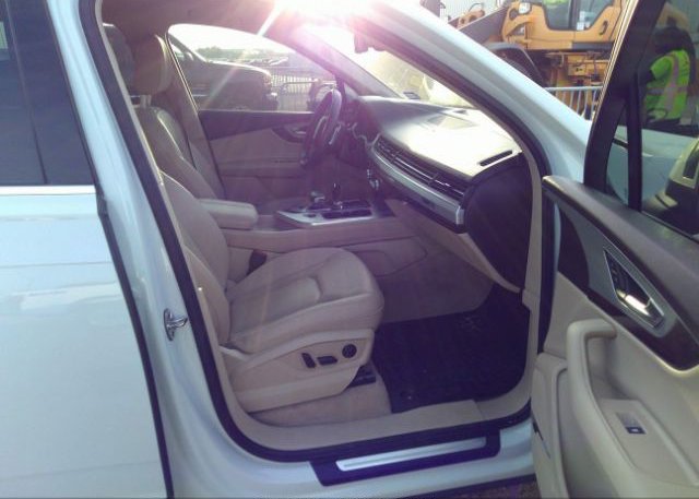 2018 AUDI Q7 VIN: WA1LHAF77JD043500