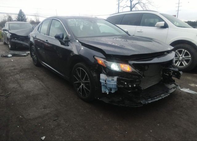 2021 TOYOTA CAMRY (VIN: 4T1T11AK8MU588952)