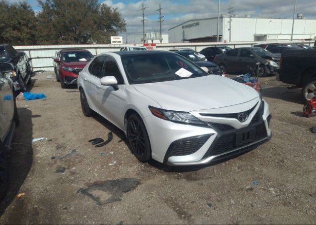 2021 TOYOTA CAMRY (VIN: 4T1K61AK6MU585805)