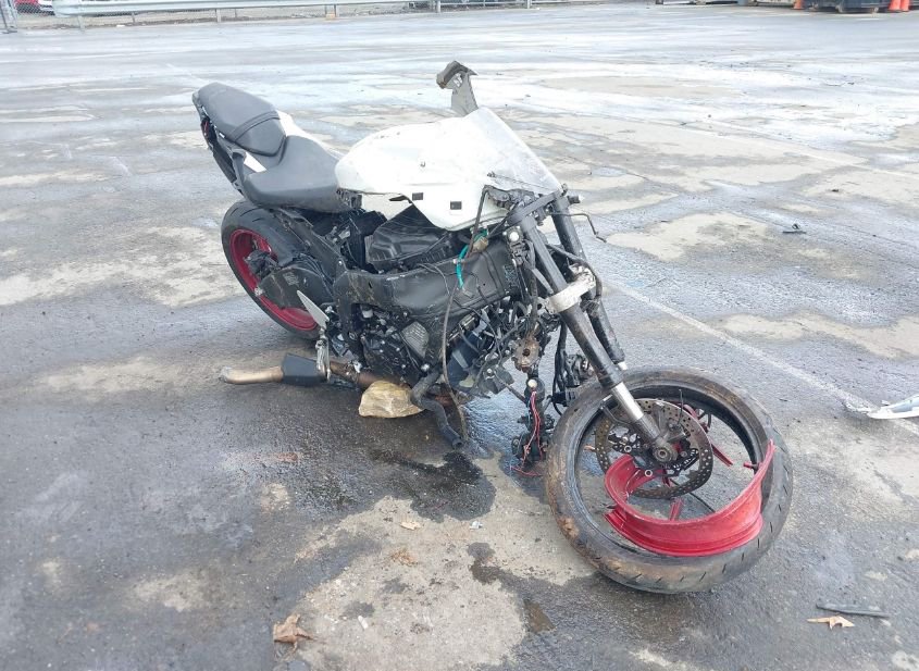 たに 売約済 Ninja ZX－4R SE(カワサキ) ブラック系・黒色の