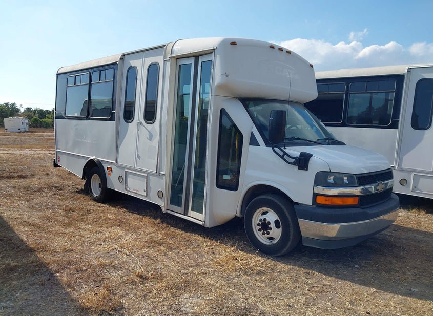 2019 Chevrolet Express Cutaway 4500 photo