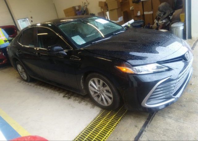 2022 TOYOTA CAMRY (VIN: 4T1C11AK5NU006050)