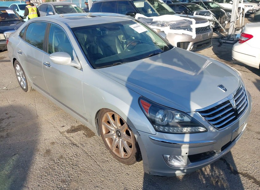 2011 HYUNDAI EQUUS SIGNATURE photo