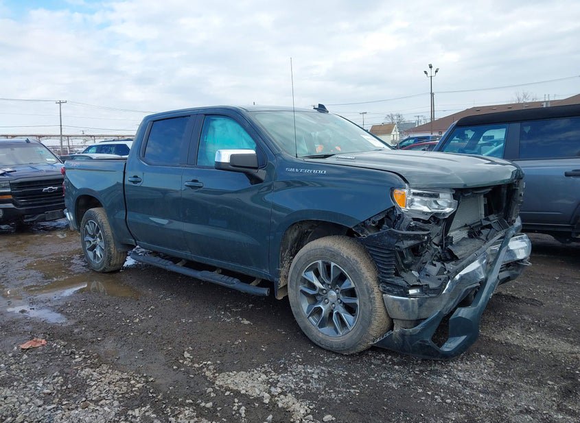 2025 Chevrolet Silverado 2.7L photo