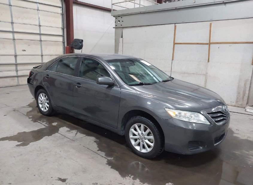 2011 TOYOTA CAMRY LE photo