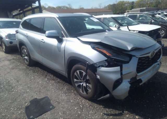 2021 TOYOTA HIGHLANDER (VIN: 5TDGZRBH3MS555586)