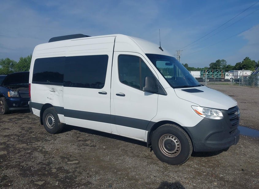 2025 Mercedes-Benz Sprinter 2500 2.0L photo